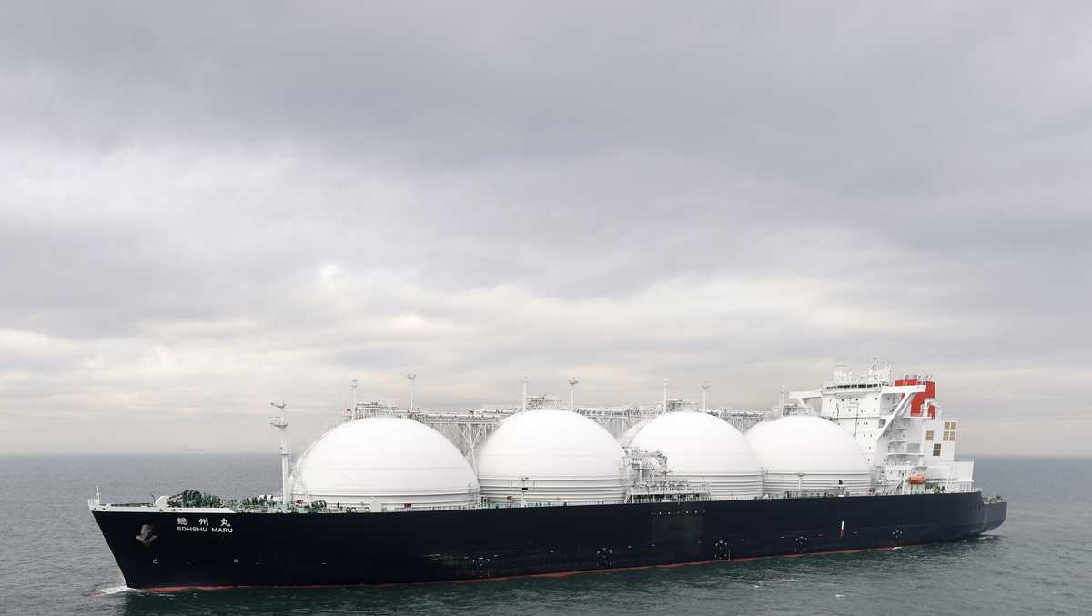 US becomes world’s top exporter of liquified natural gas thumbnail