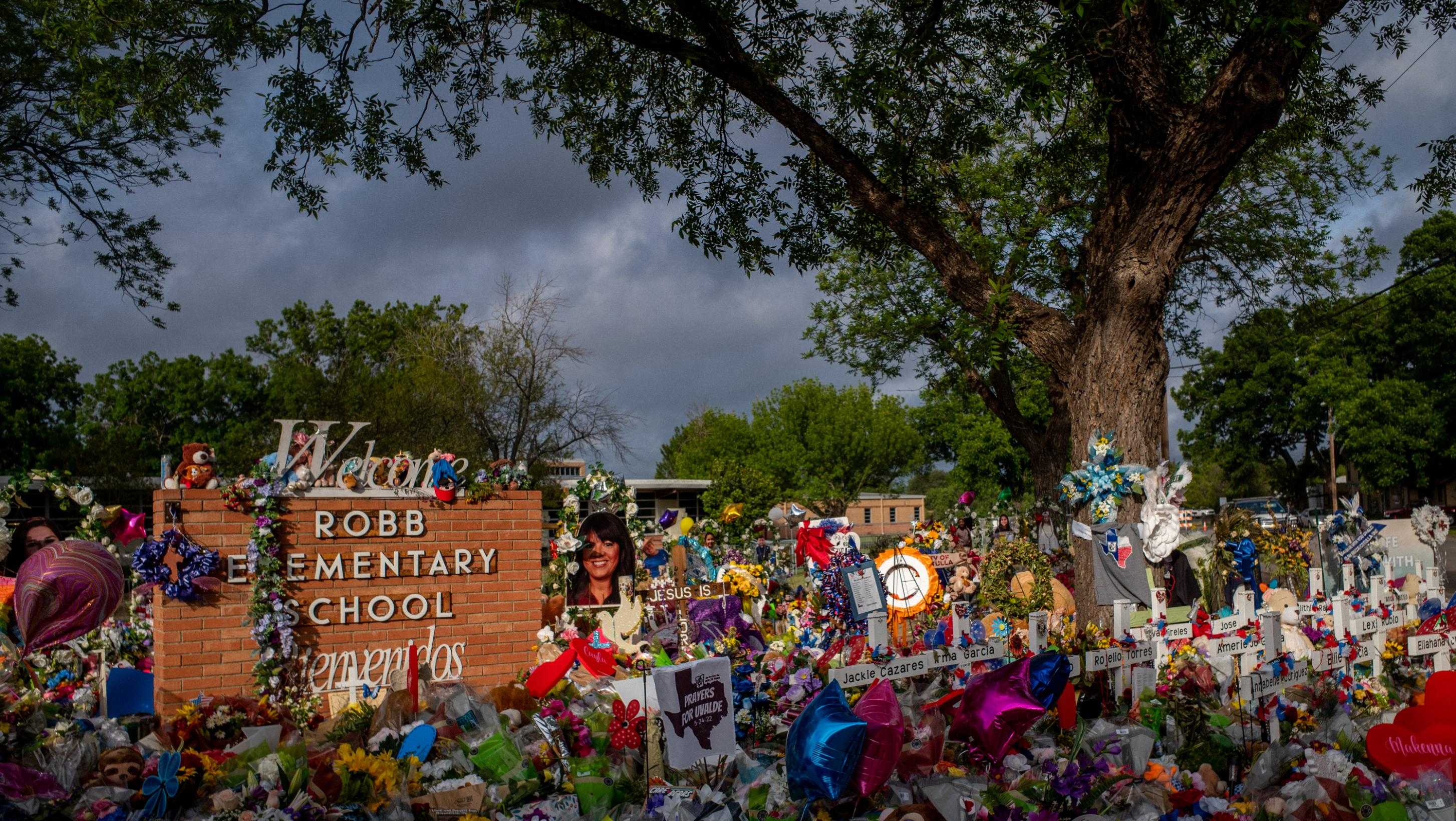 Uvalde students return to school after mass shooting - Vimarsana News