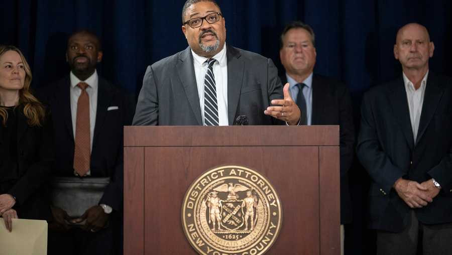 FILE -- Alvin Bragg, the Manhattan district attorney, speaks during a news conference in New York, Oct. 19, 2022. The Manhattan district attorney's office on Thursday, Nov. 17, sought the dismissal of 188 misdemeanor convictions, going as far back as 2001, that were tied to the work of eight New York Police Department officers, sergeants and detectives who have since been discredited. (Benjamin Norman/The New York Times)