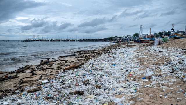 World is creating more single-use plastic waste than ever: report - Vimarsana News