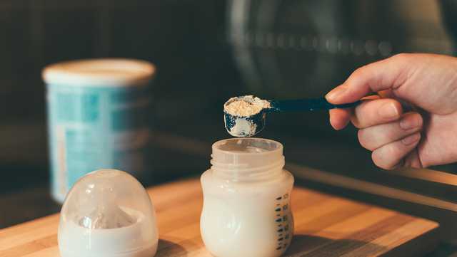 Baby formula searches surging as store shelves remain empty - Vimarsana News