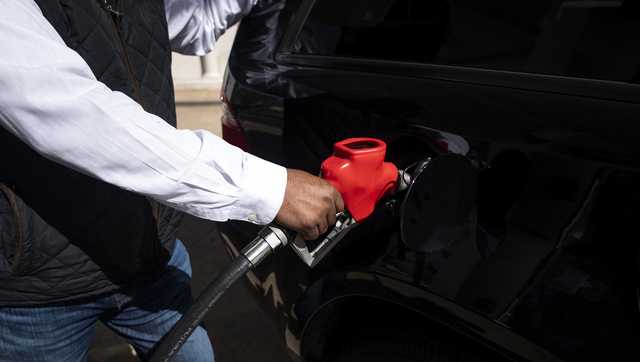 Surging fuel prices are forcing Americans to make tough choices - Vimarsana News