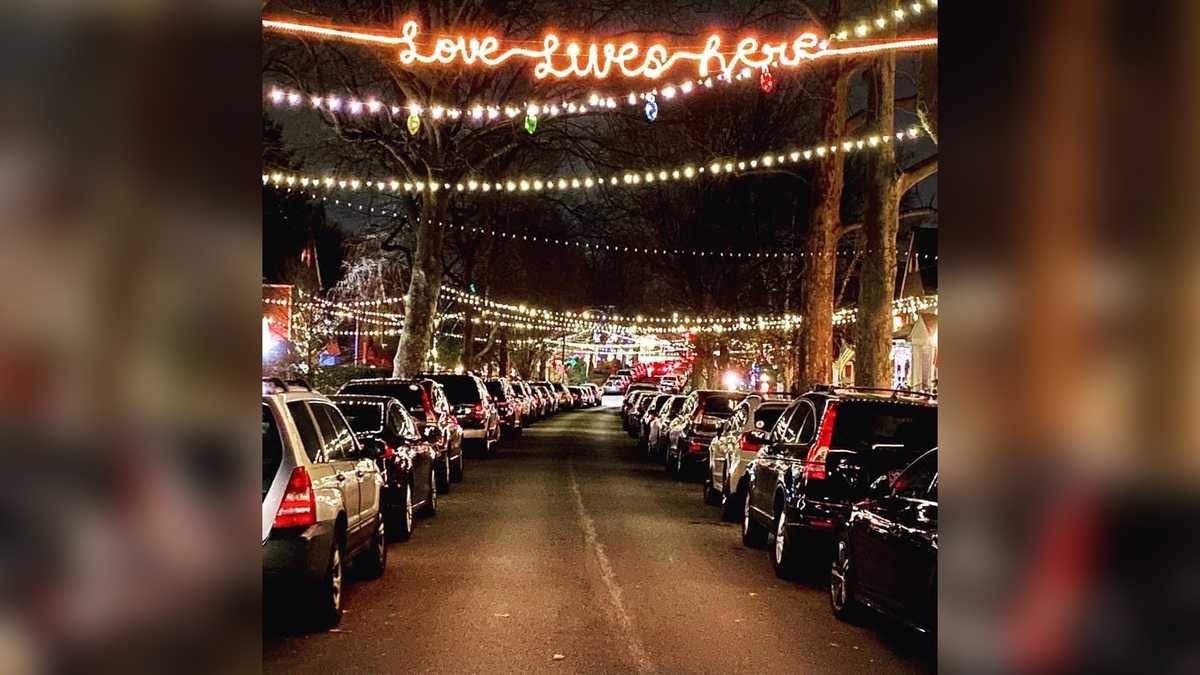 How a kind gesture and a strand of Christmas lights connected a community