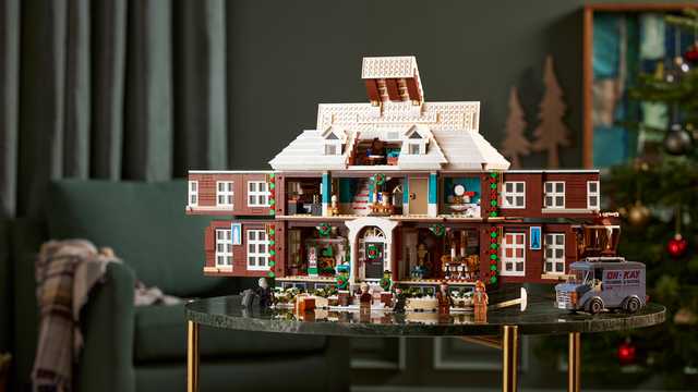 Lego recreates the house from 'Home Alone' - Vimarsana News