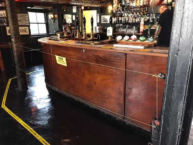 It S The Fear Factor English Pub Owner Installs Electric Fence To Keep Customers At A Safe Distance