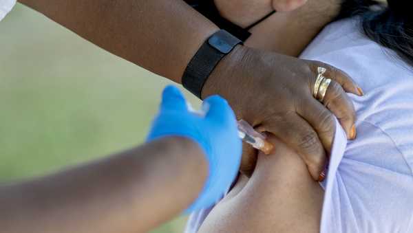 Pasadena , CA - July 08: People receive booster shots during a COVID vaccination clinic at Villa Parke in Pasadena Friday, July 8, 2022. (Photo by Hans Gutknecht/MediaNews Group/Los Angeles Daily News via Getty Images)