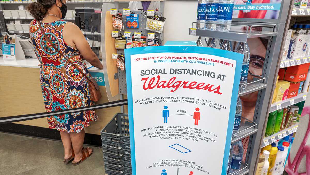 Walgreens to add doctors&#039; offices to hundreds of stores