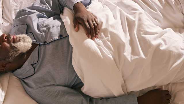 Here's the ideal amount of sleep people in middle age and older should be getting, study shows - Vimarsana News