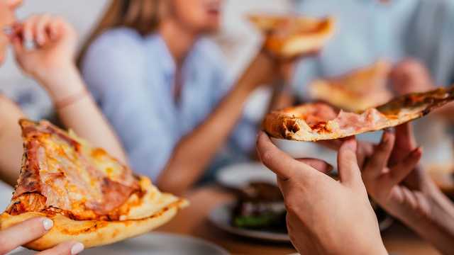 Ultraprocessed foods linked to ovarian and other cancer deaths, study finds - Vimarsana News