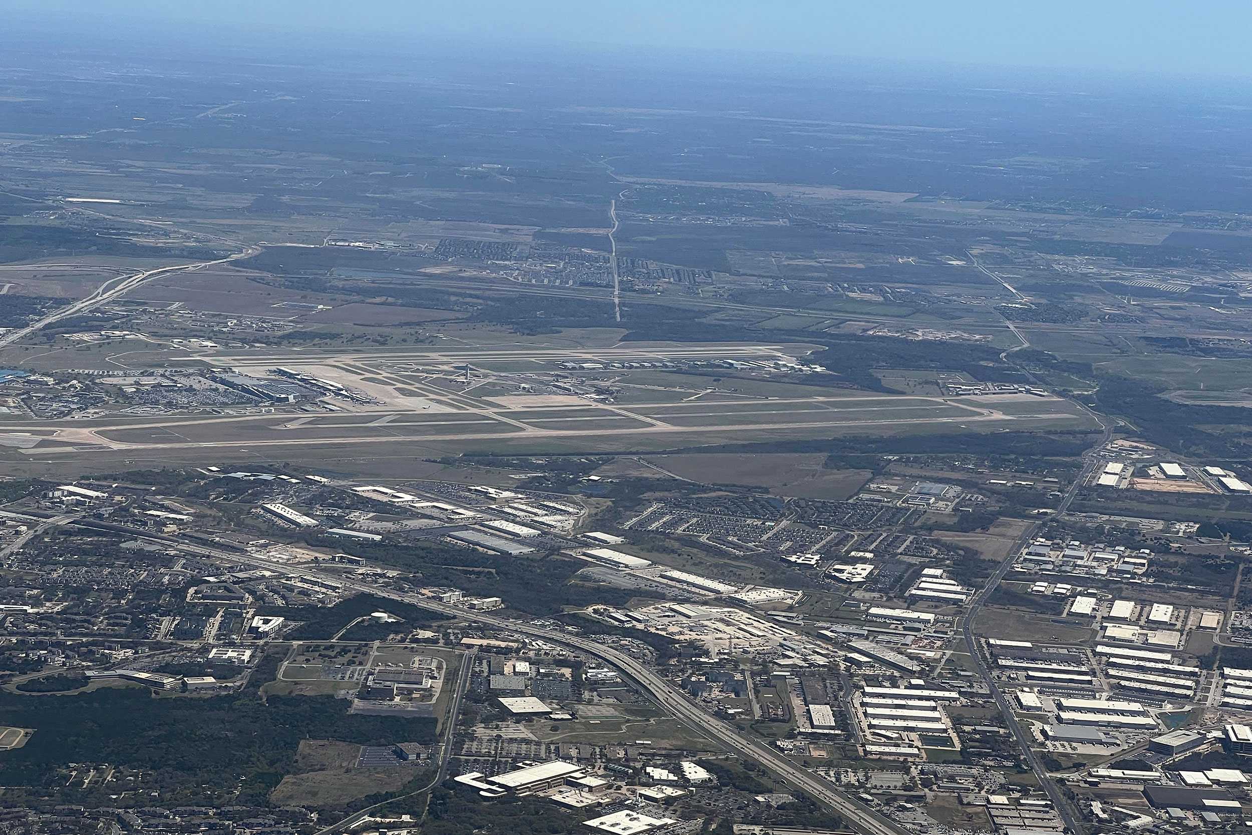 Southwest And FedEx Jets Came Within 100 Feet Of Collision At Airport ...