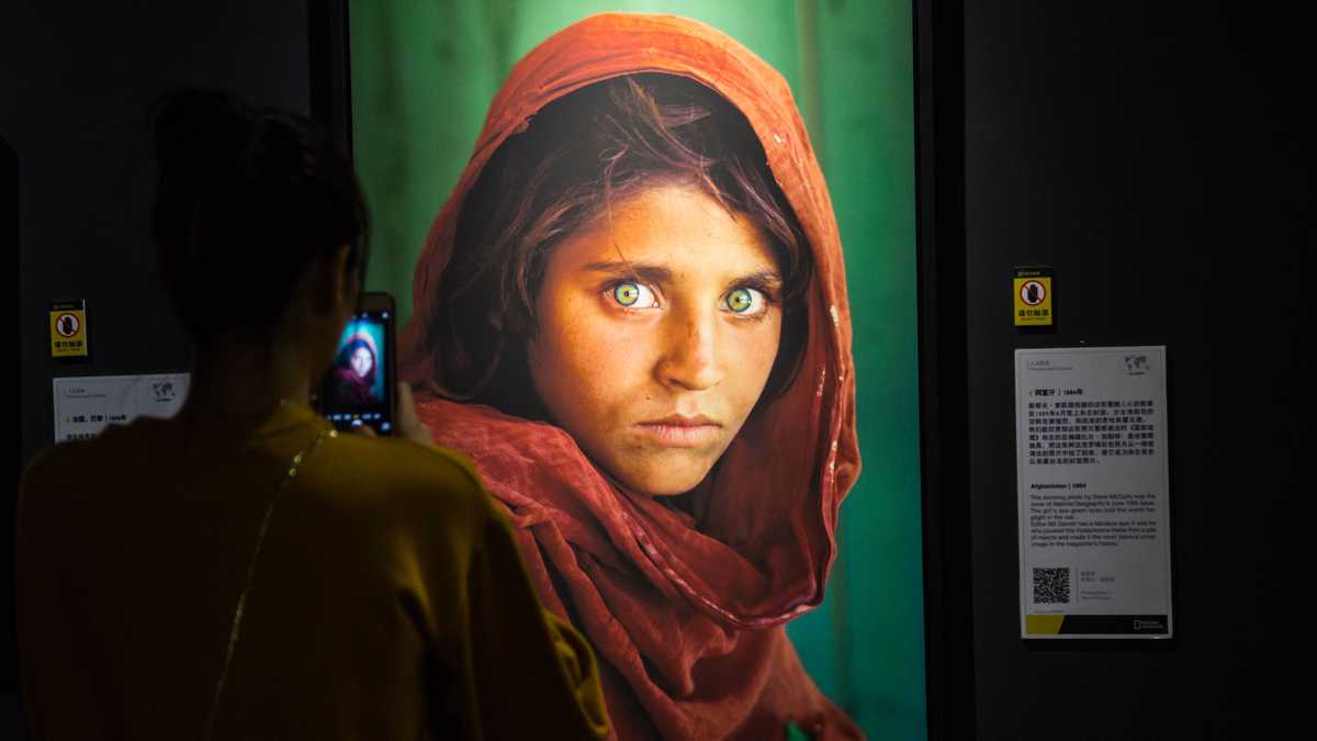 National Geographic magazine cover ‘Afghan Girl’ granted refugee status in Italy