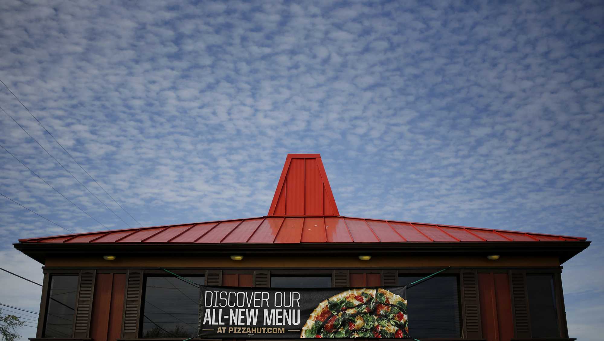 Why Pizza Hut's red roofs and McDonald's play places have disappeared - Vimarsana News