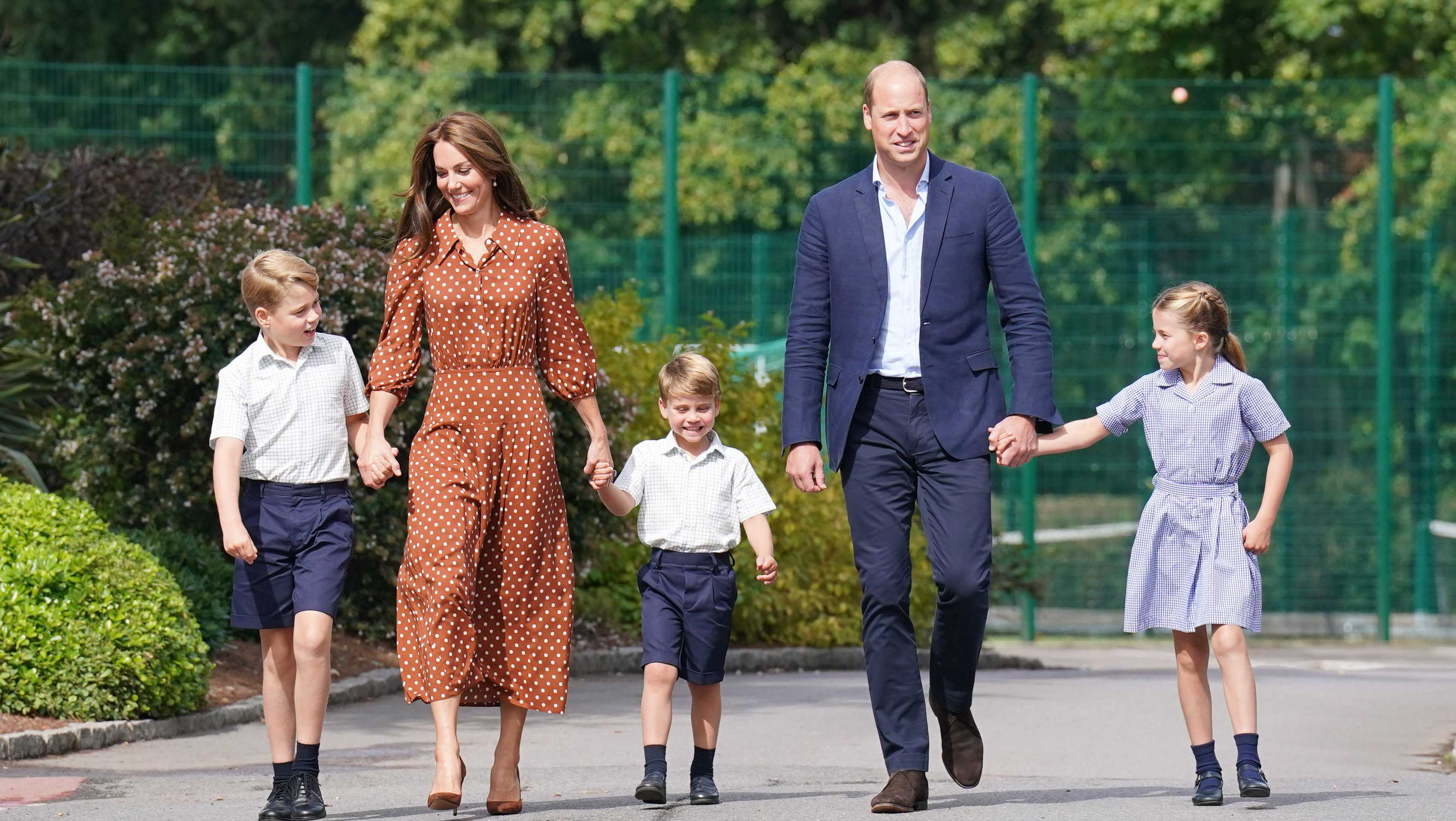 Royal children arrive for first day at new school - Vimarsana News