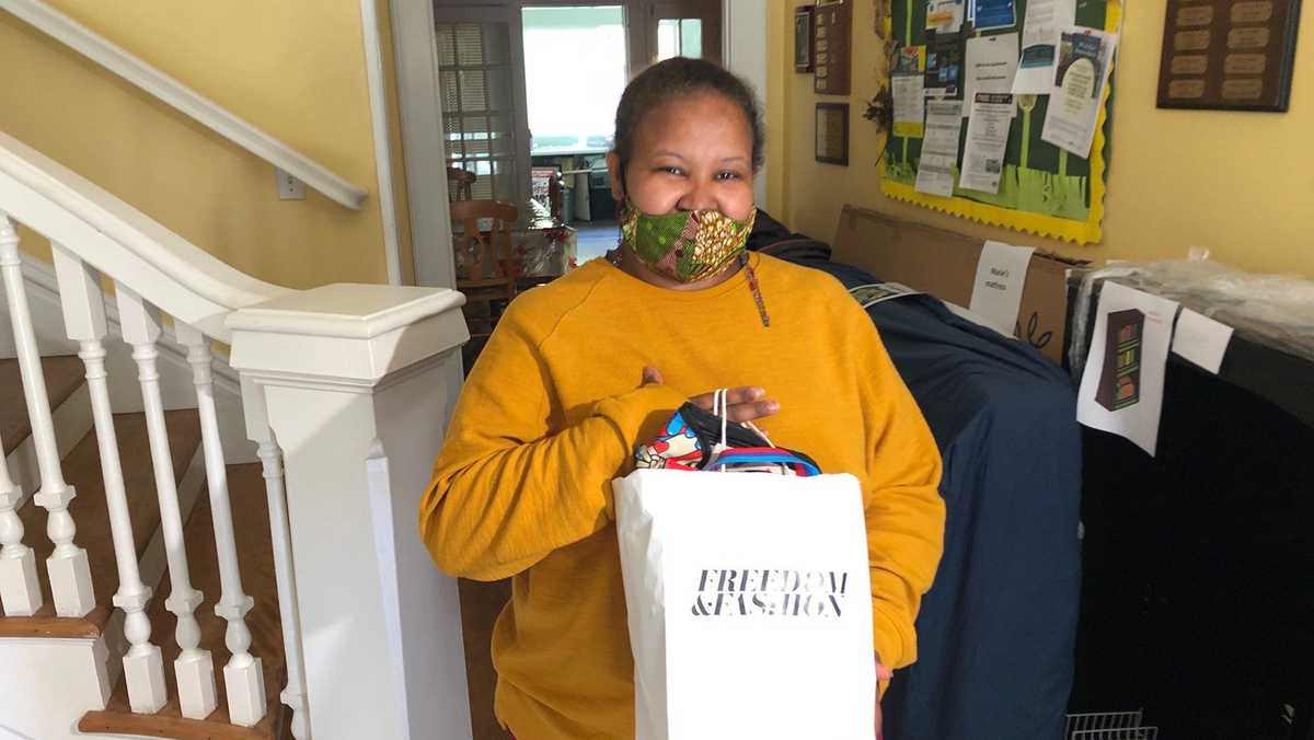 Girl spends Mother’s Day dropping off present luggage to single mothers in shelters Girl spends Mother’s Day dropping off present luggage to single mothers in shelters