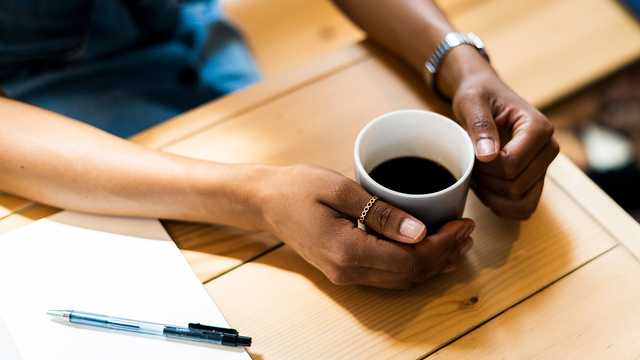 Coffee drinkers get more steps but also less sleep, study finds - Vimarsana News