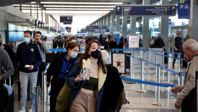 Airline CEOs urge Biden to end mask mandate, testing requirements - Vimarsana News