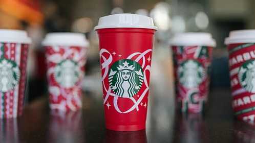 Cómo conseguir tu taza navideña reutilizable gratis en Starbucks