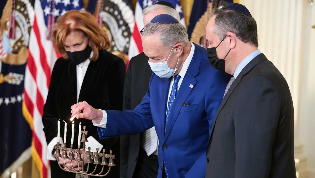 White House holds Hanukkah menorah lighting ceremony