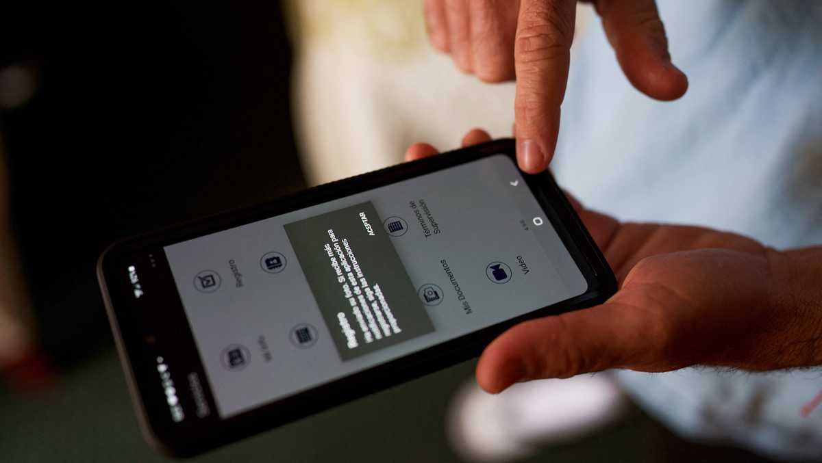 These cellphones can't make calls or access the
