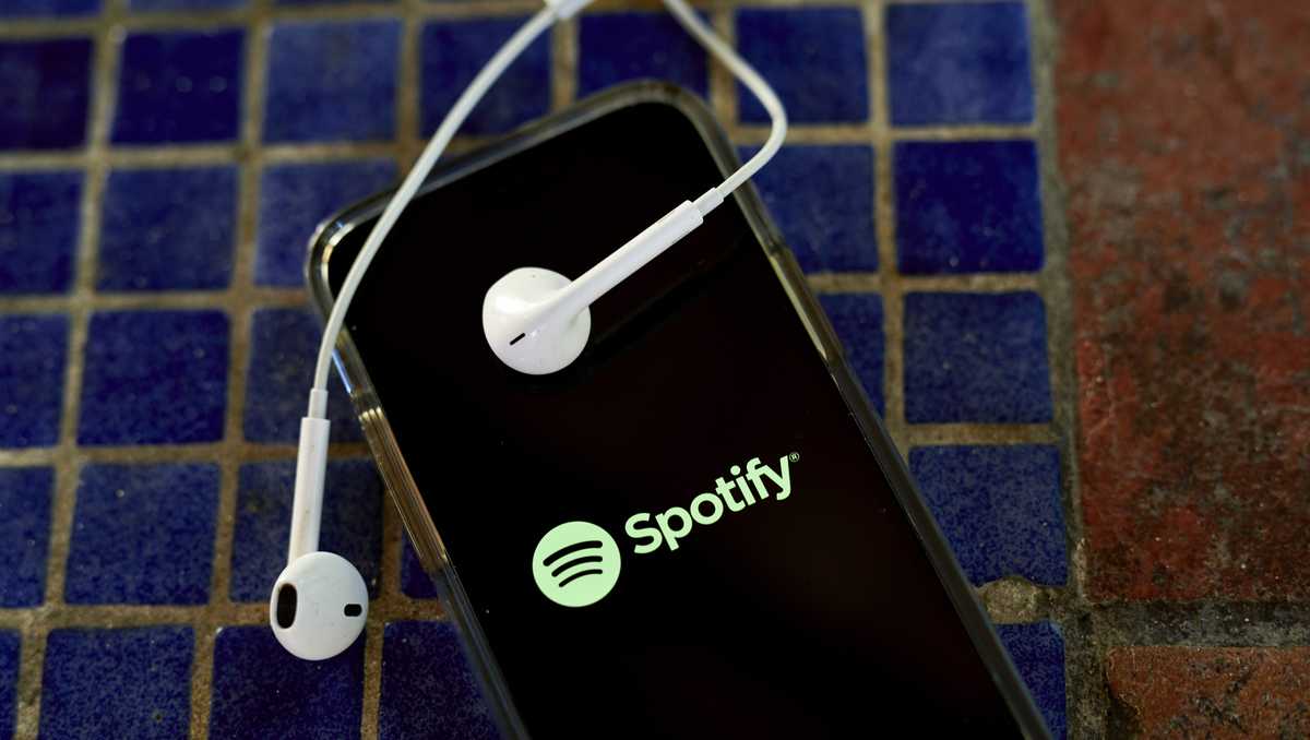 Spotify, Discord experience widespread disruption