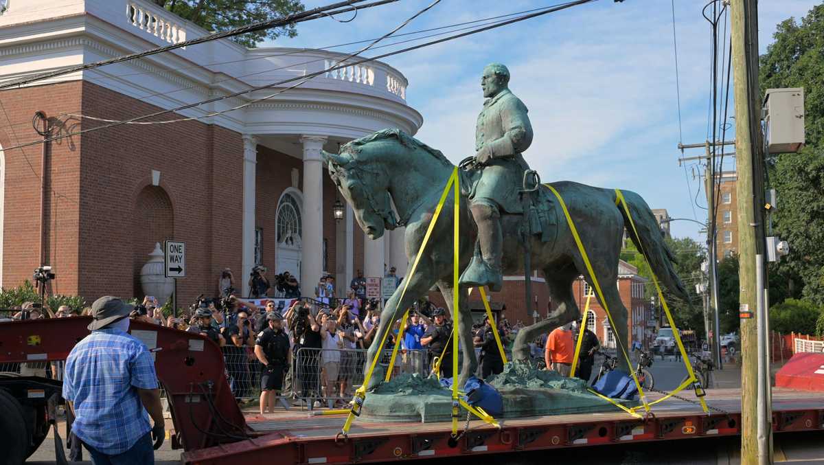 A museum wants to melt down a Robert E. Lee statue and make it into art