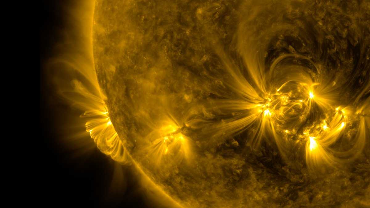 Sun launches explosion of energy towards Earth