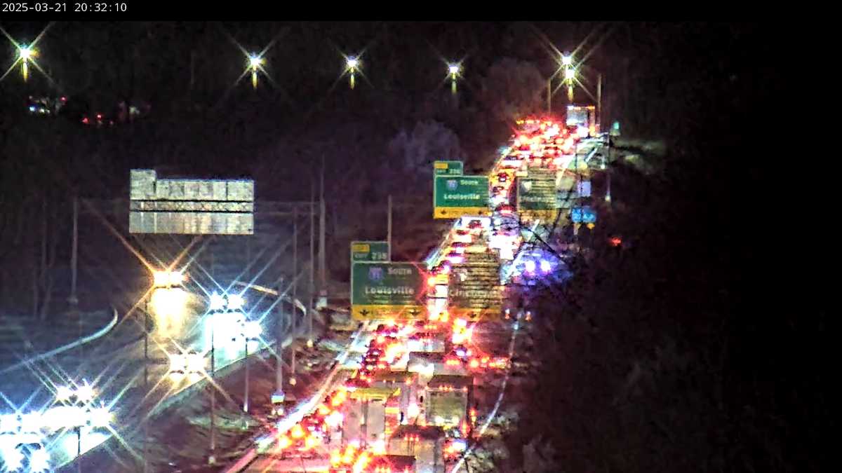 All lanes of I-71 N ramp from I-264 E blocked due to crash