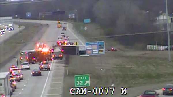 Lanes back open after overturned semi blocked I-265 N near Westport Road
