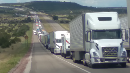 Fatal crash on I-40W in Torrance County stops traffic