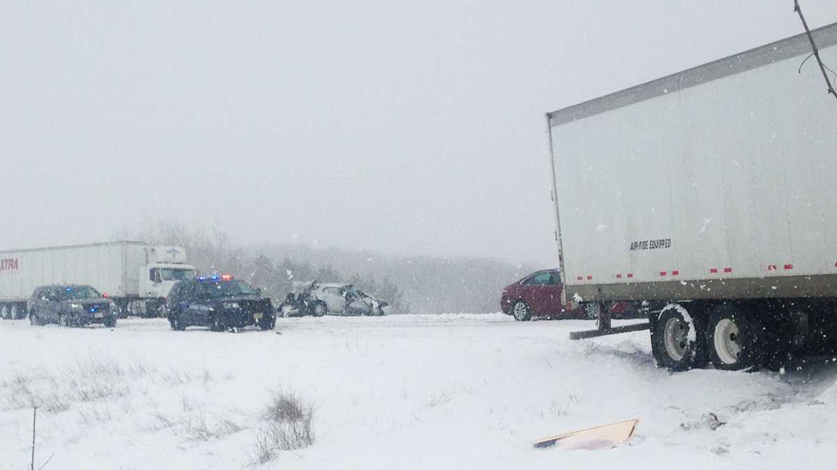 Nearly 70 Vehicles Involved In Crashes On I 41 In Washington County