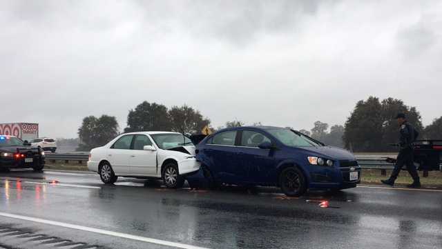 1 killed, several hurt in Interstate 5 crash near airport