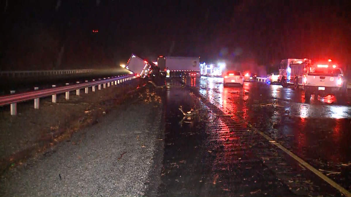 1 killed early Thursday in crash on I65 northbound in Clark County