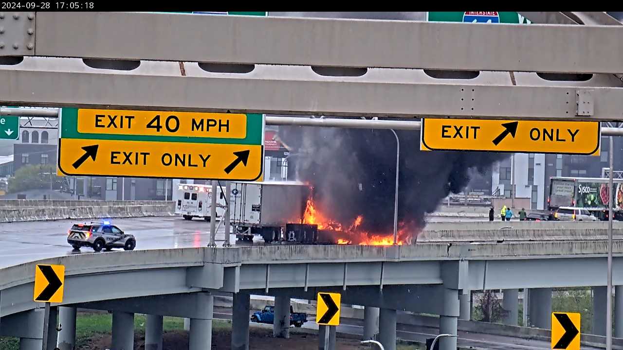 LMPD: 1 dead in fiery crash on I-65 south near Kennedy Bridge