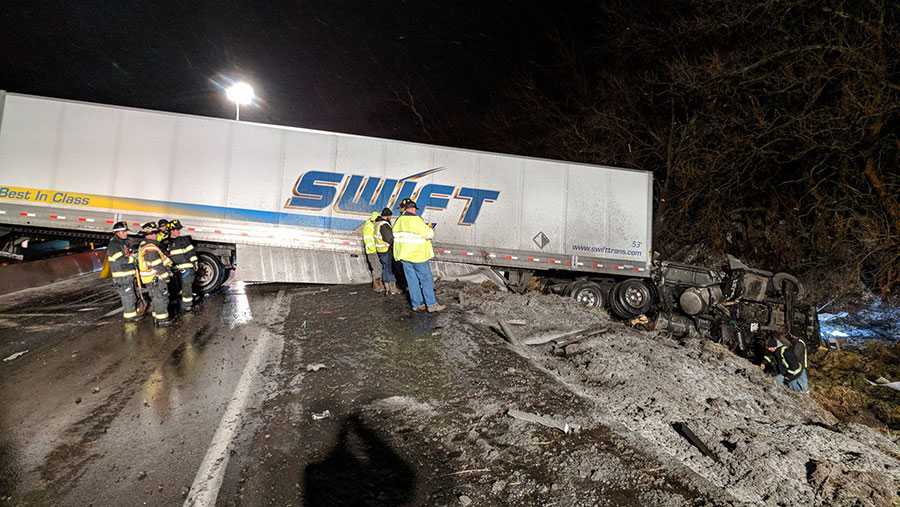Tractor- trailer crash closes westbound Interstate 70 in Westmoreland ...
