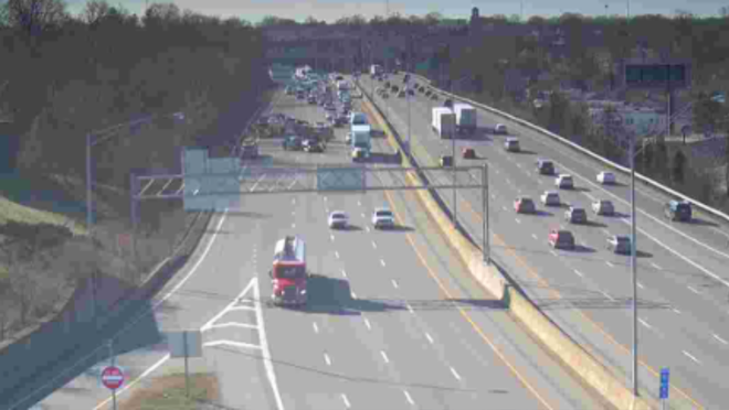 Lanes reopen after crash shuts down lanes along I-71 NB near Norwood