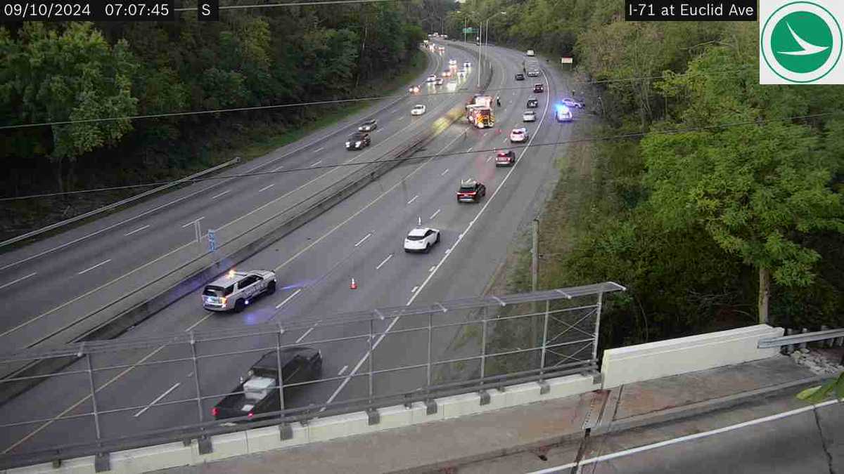 Multi vehicle crash with injuries reported on I-71 southbound in Madeira