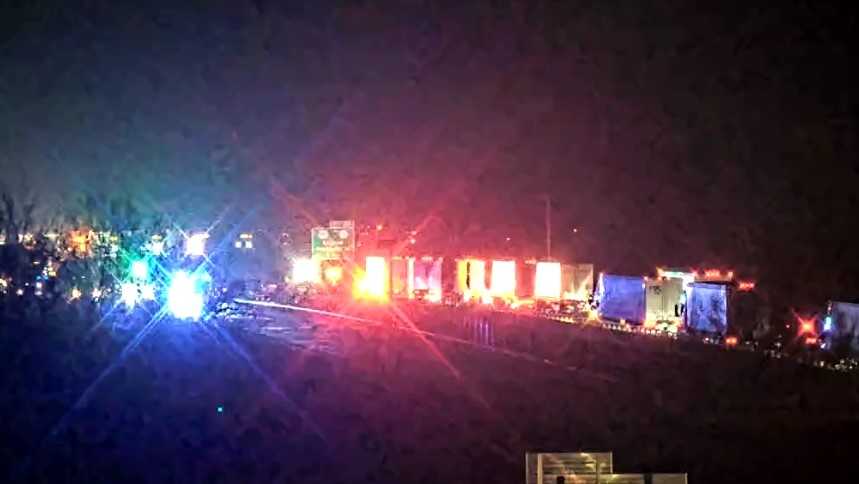 Traffic moving again on I-71 in Carroll County following early morning crash
