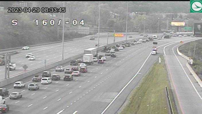 Update: lanes clear following crash on I-75S near Camp Washington