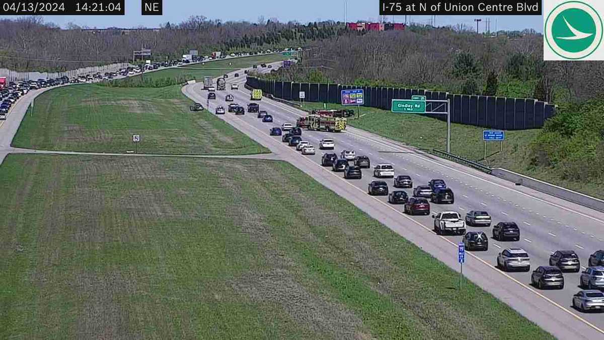 Crash with injuries reported on I-75 northbound in West Chester Township