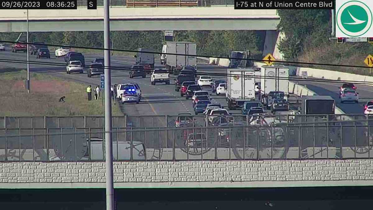 One lane blocked on I-75 in West Chester Township due to a crash