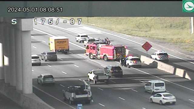One lane is blocked on I-75 near Camp Washington due to a crash