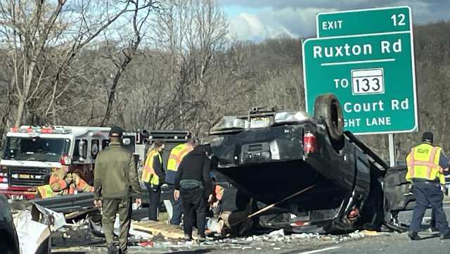 Truck overturns in crash that closed NB I-83 at Ruxton Road - Vimarsana News