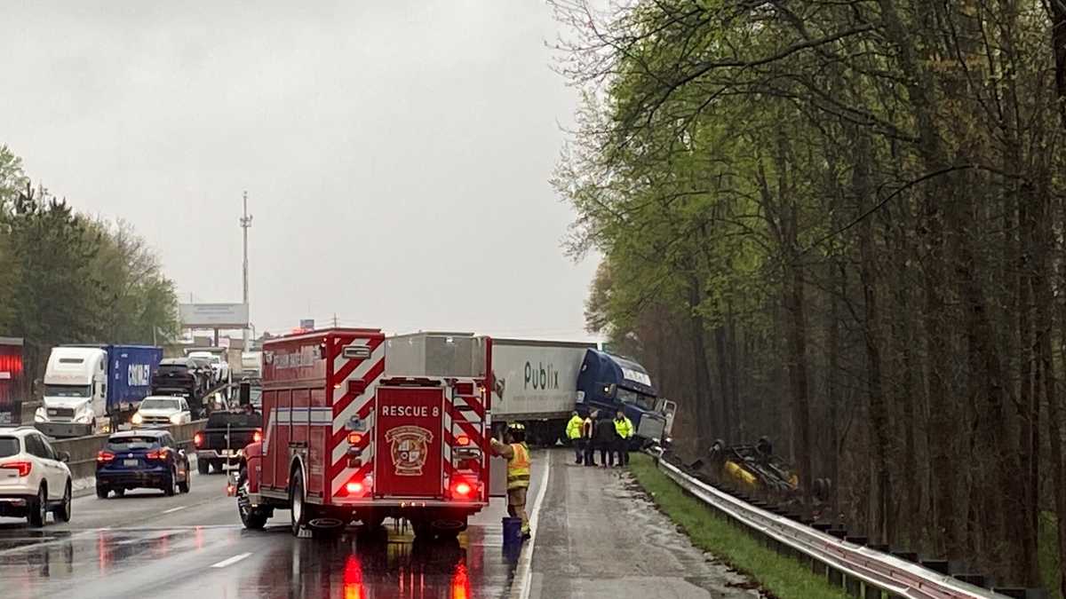 Crash on Interstate 85 near Pelham Road blocks lanes