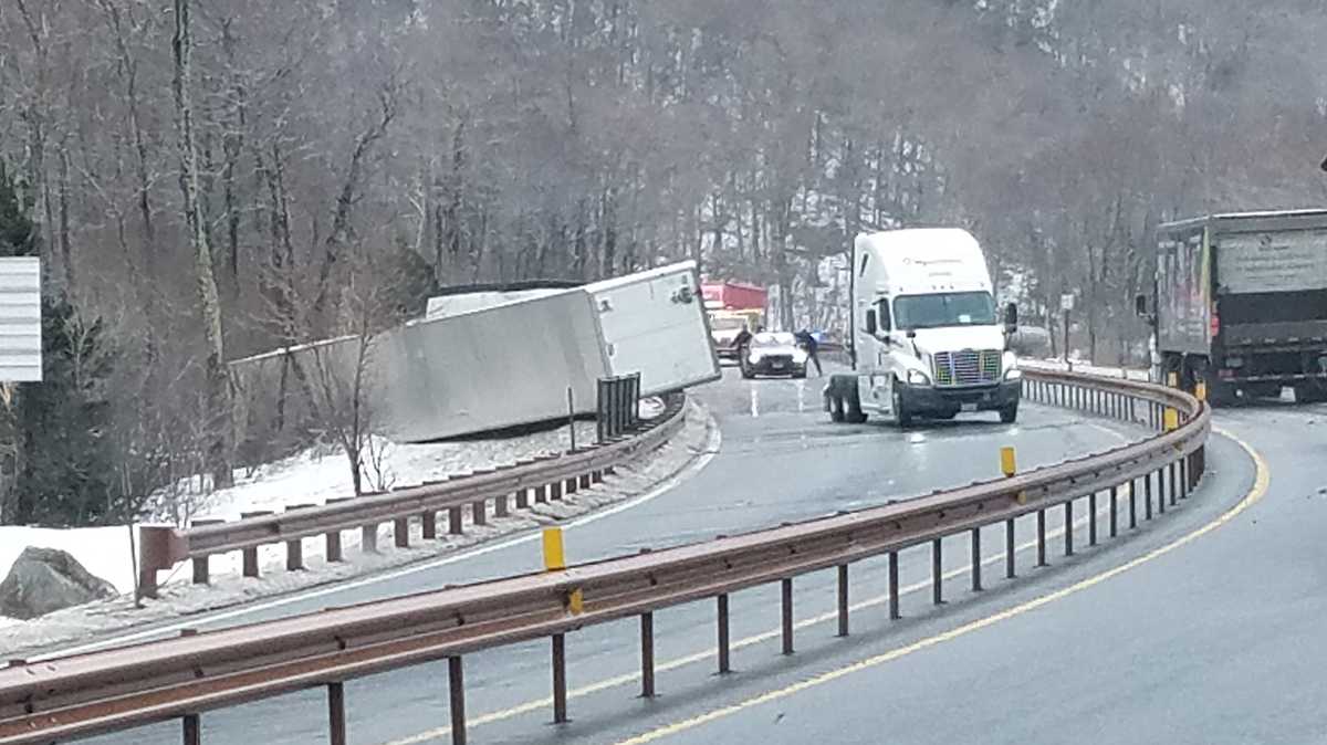 I93 reopened in Franconia after 3 tractortrailer crashes