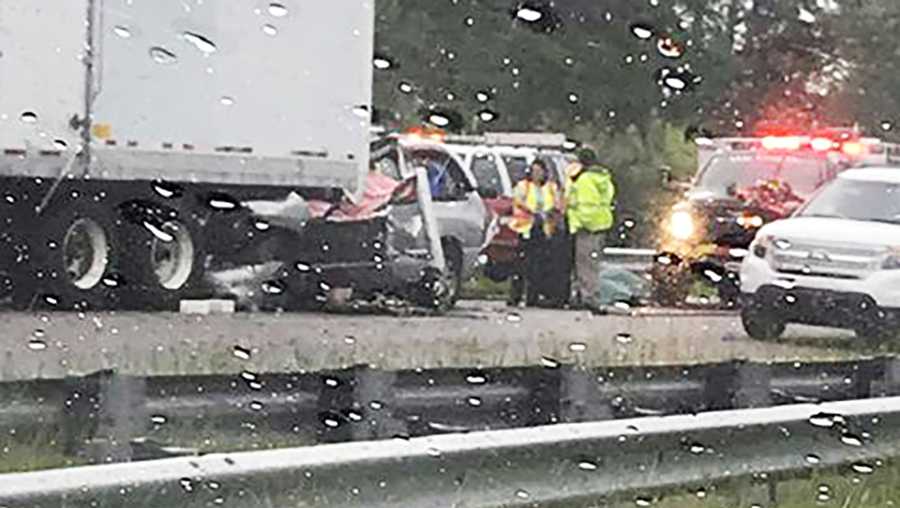 Man killed in deadly crash on I26 in Laurens County; traffic stalled