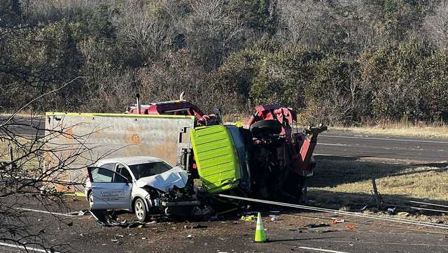 Northbound I-35 in Edmond shut down due to multi-vehicle crash - Vimarsana News