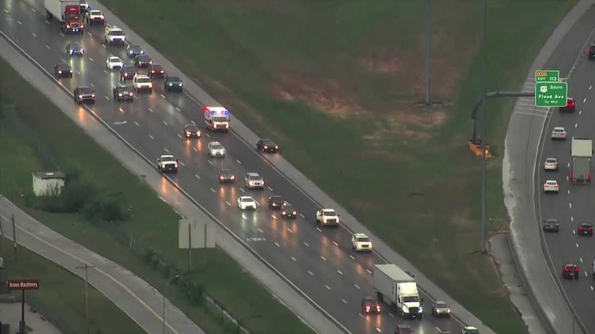 Crash, rain cause traffic delays on northbound I-35 in Moore