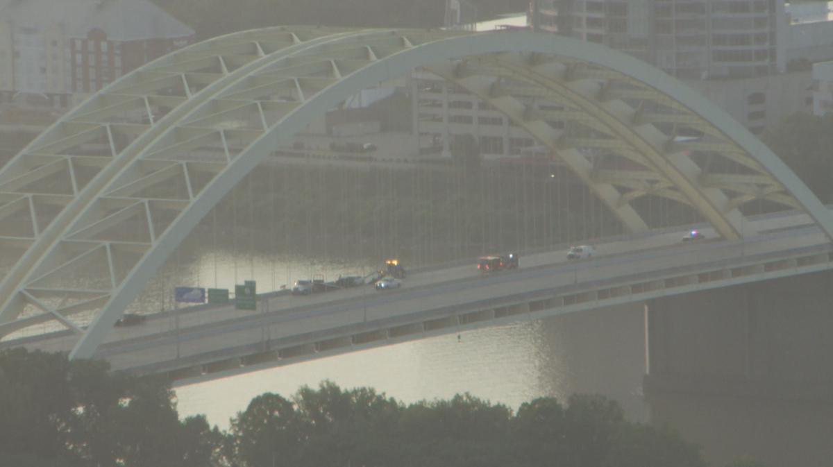 Police: Man hit, killed while helping push disabled car on I-471; 2 others injured