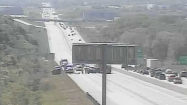 1 dies in crash on EB I-70 past Little Blue Parkway