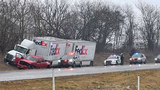 Multi-vehicle crash injures 1 in Dauphin County - Vimarsana News